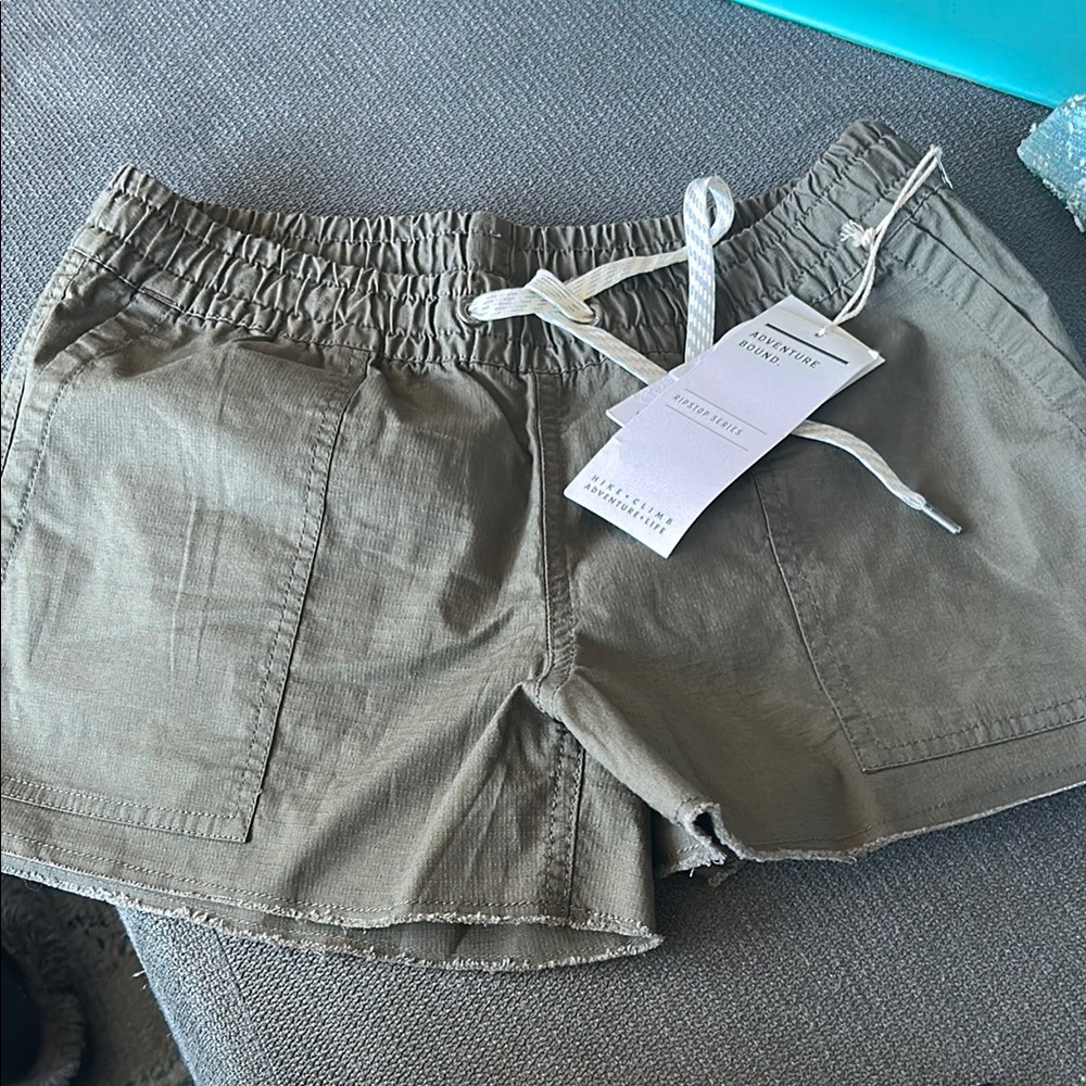 Casual Olive Green Women's Shorts